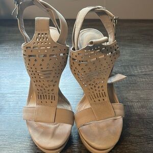 Gianni Bini 5.5” wedge size 7.5